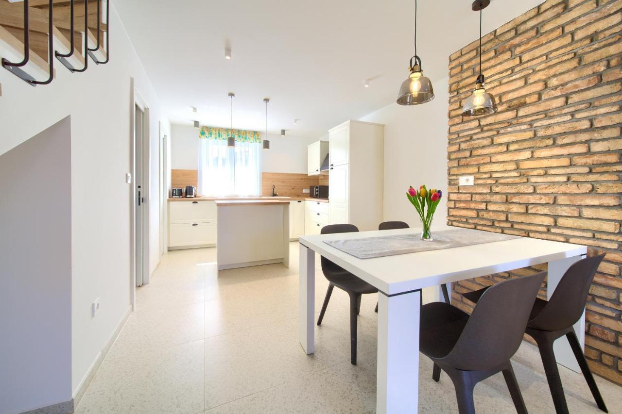 Apartman Placa Njivice Bagian luar foto
